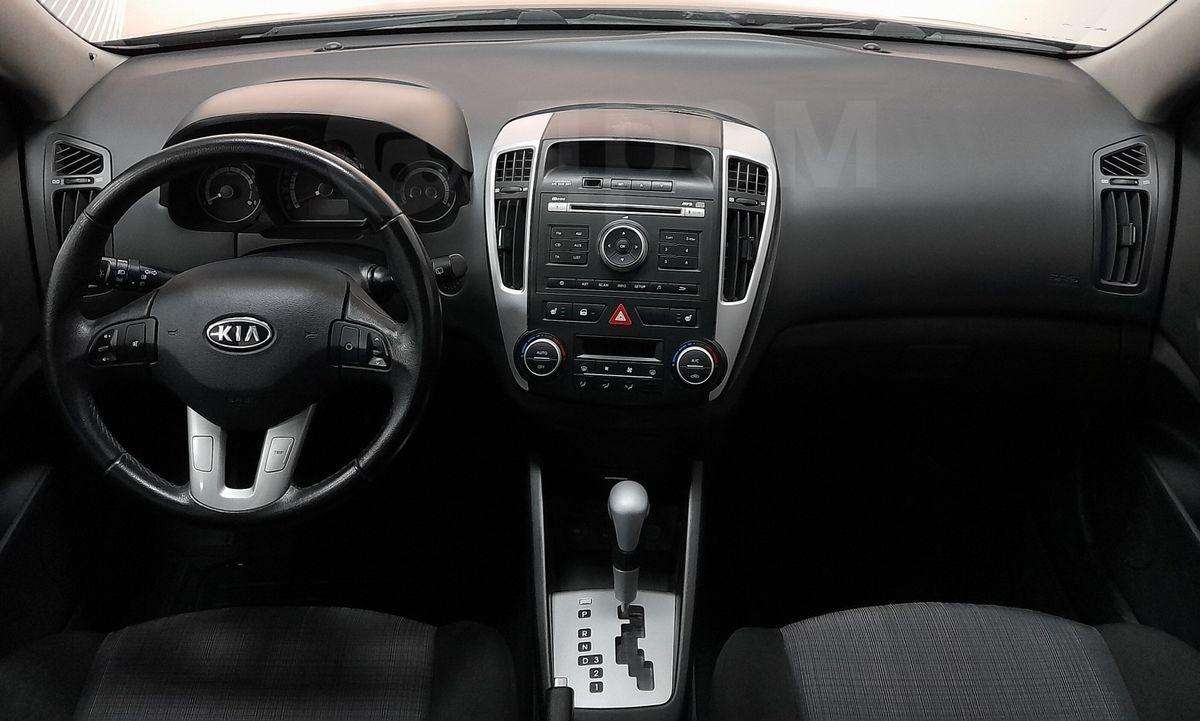 Kia Ceed 2010, Ceed 2010 бензин 1.6 хэтчбек Б/У Новокузнецк