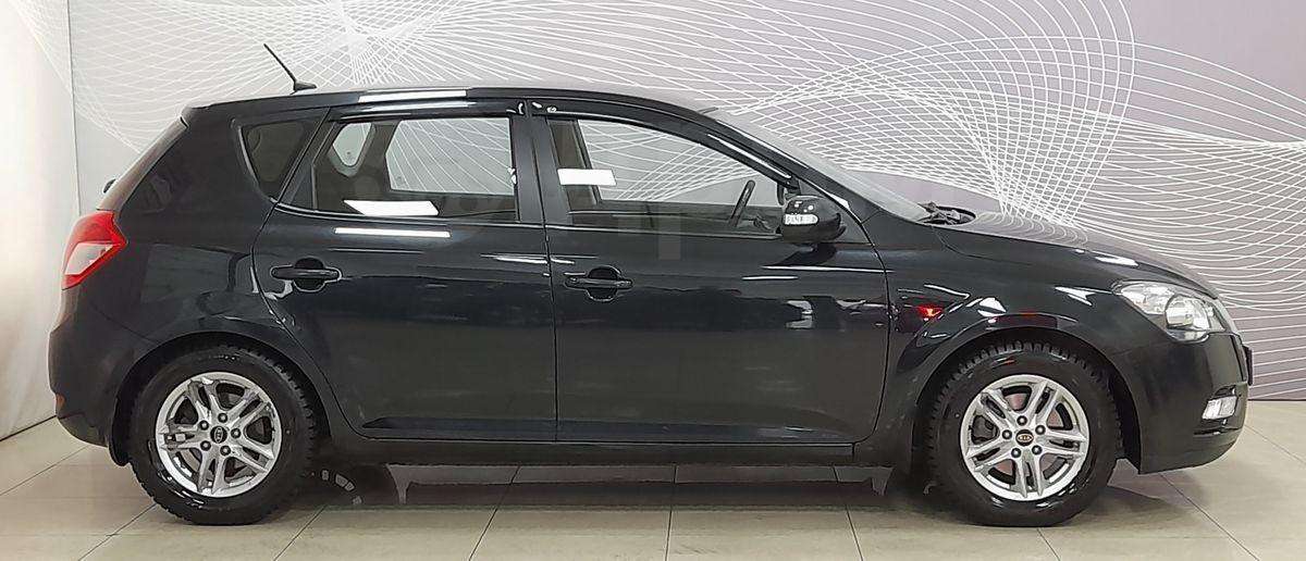 Kia Ceed 2010, Ceed 2010 бензин 1.6 хэтчбек Б/У Новокузнецк