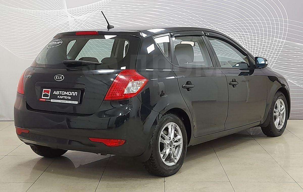 Kia Ceed 2010, Ceed 2010 бензин 1.6 хэтчбек Б/У Новокузнецк