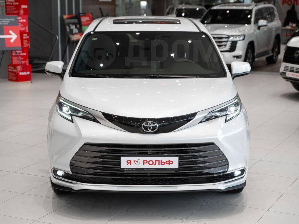 Toyota Sienna 2024, Sienna 2024 2.5 минивэн Б/У Москва