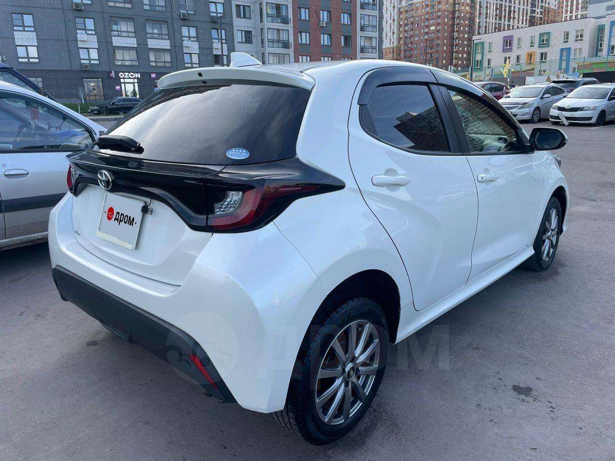 Toyota Yaris 2020, Yaris 2020 бензин 1.5 хэтчбек Б/У Барнаул