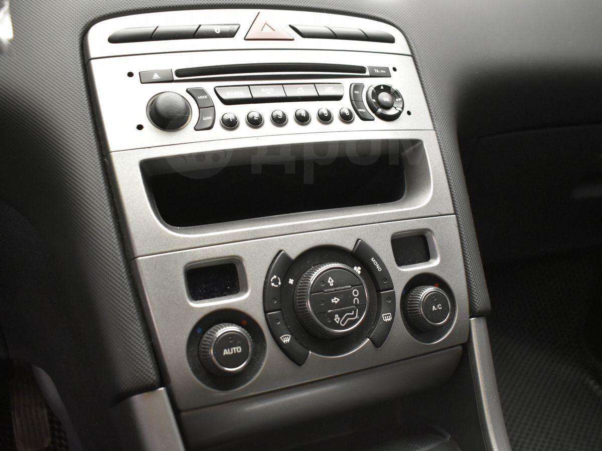 Peugeot 308 2009, 308 2009 бензин 1.6 хэтчбек Б/У Москва