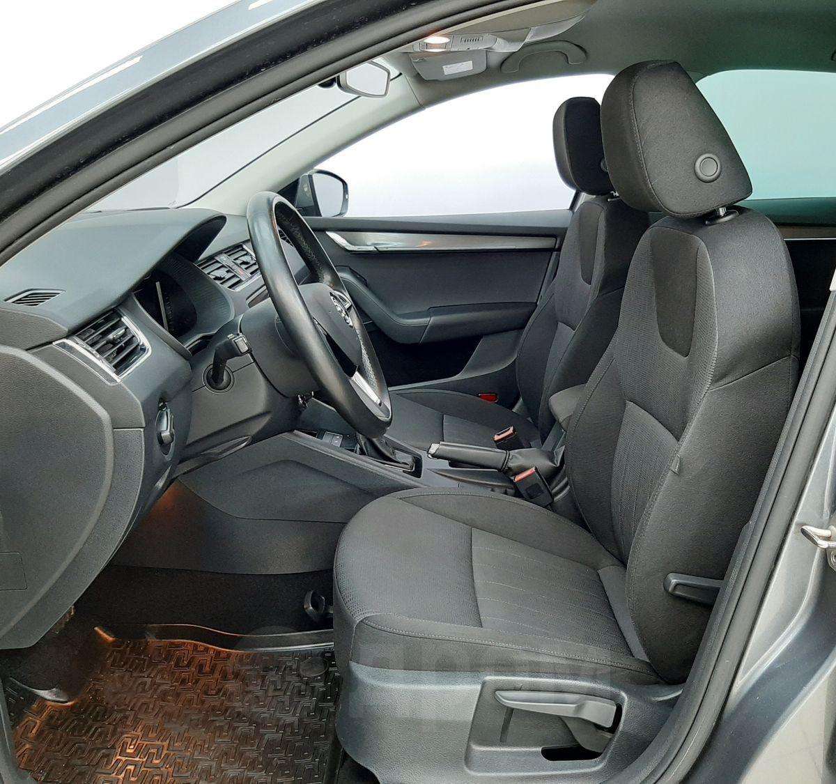 Skoda Octavia 2019, Octavia 2019 бензин 1.8 лифтбек Б/У Москва