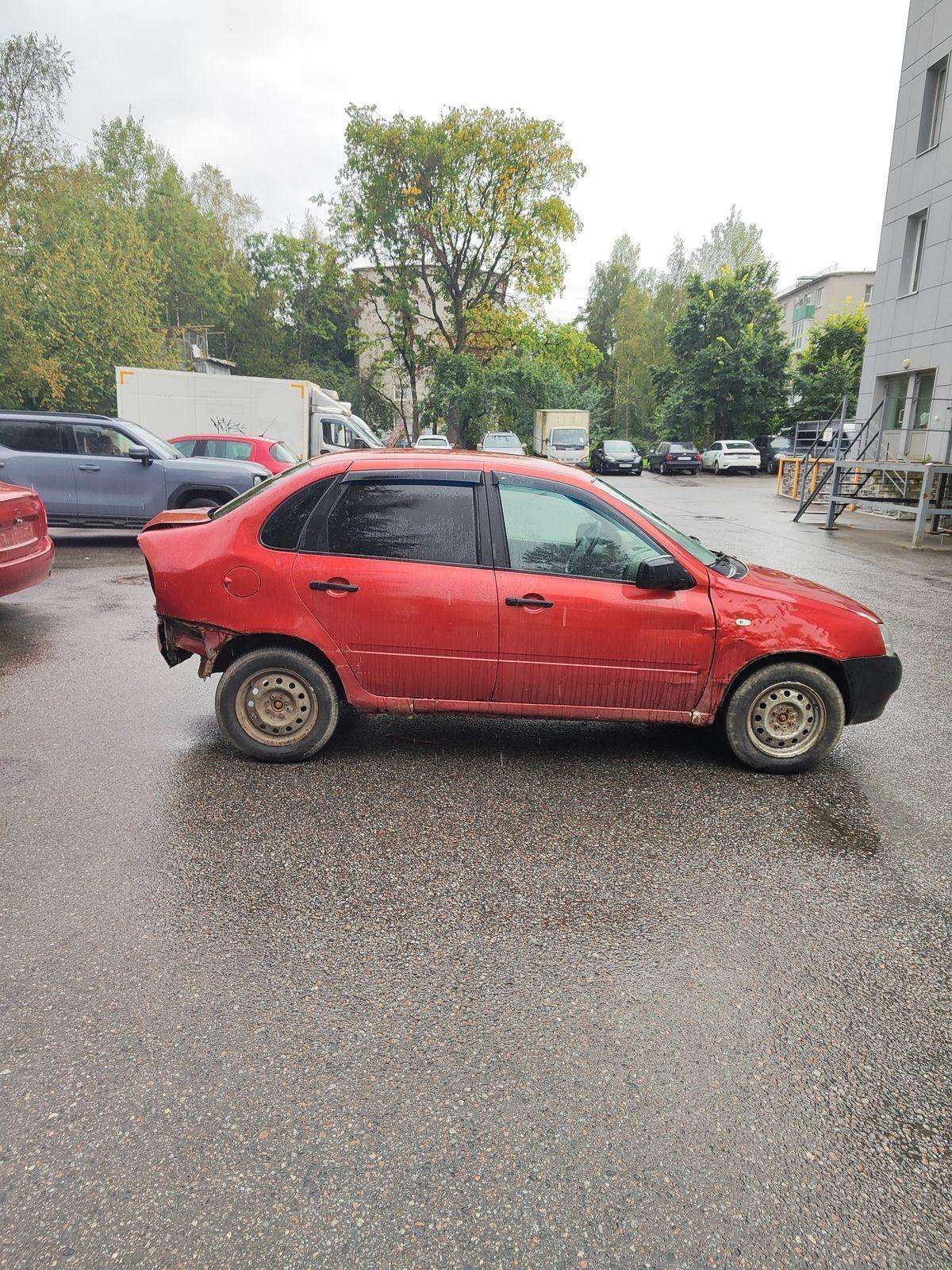 LADA (ВАЗ) Калина 2010, Калина 2010 бензин 1.4 седан Б/У Санкт-Петербург