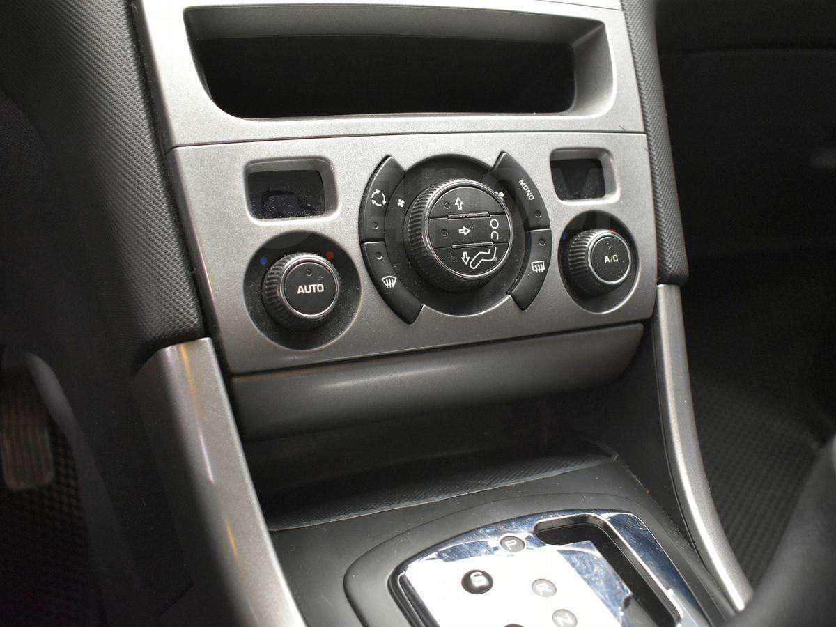 Peugeot 308 2009, 308 2009 бензин 1.6 хэтчбек Б/У Москва