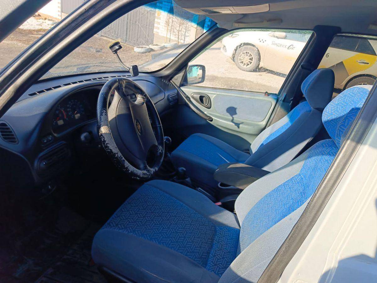 Chevrolet Niva 2004, Niva 2004 бензин 1.7 внедорожник Б/У Барнаул