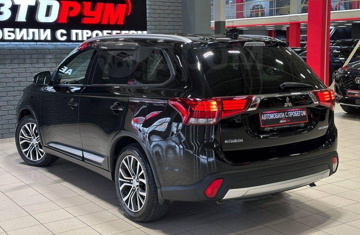 Mitsubishi Outlander 2018, Outlander 2018 бензин 2 внедорожник Б/У Красноярск