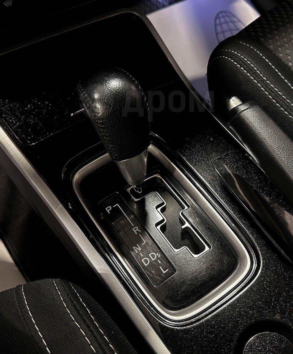 Mitsubishi Outlander 2018, Outlander 2018 бензин 2 внедорожник Б/У Красноярск