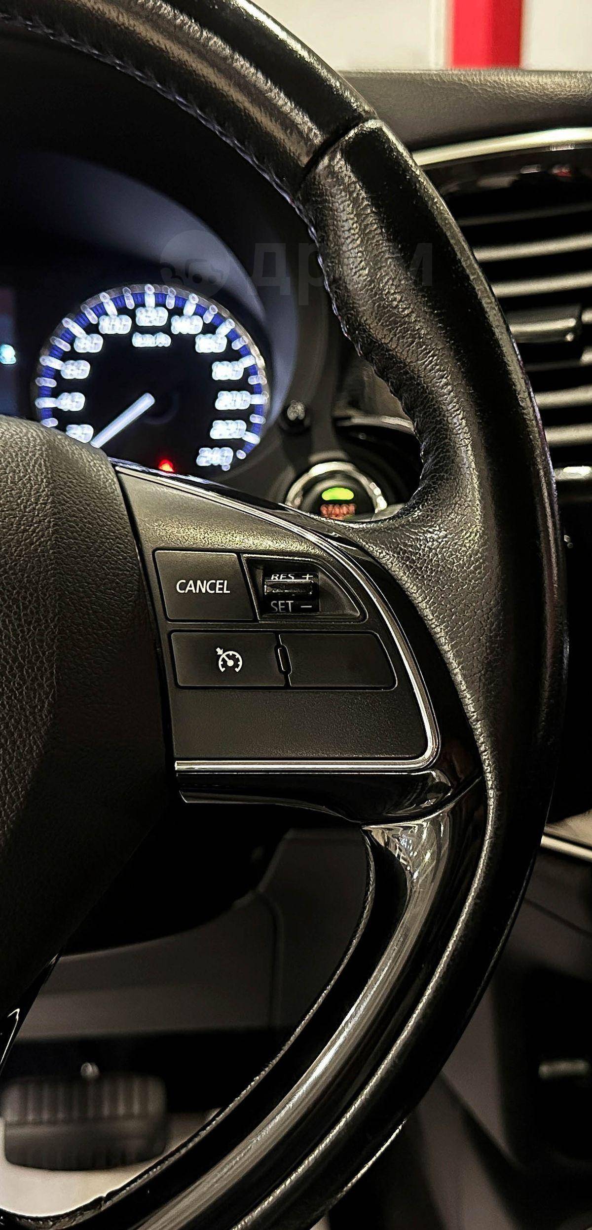 Mitsubishi Outlander 2018, Outlander 2018 бензин 2 внедорожник Б/У Красноярск