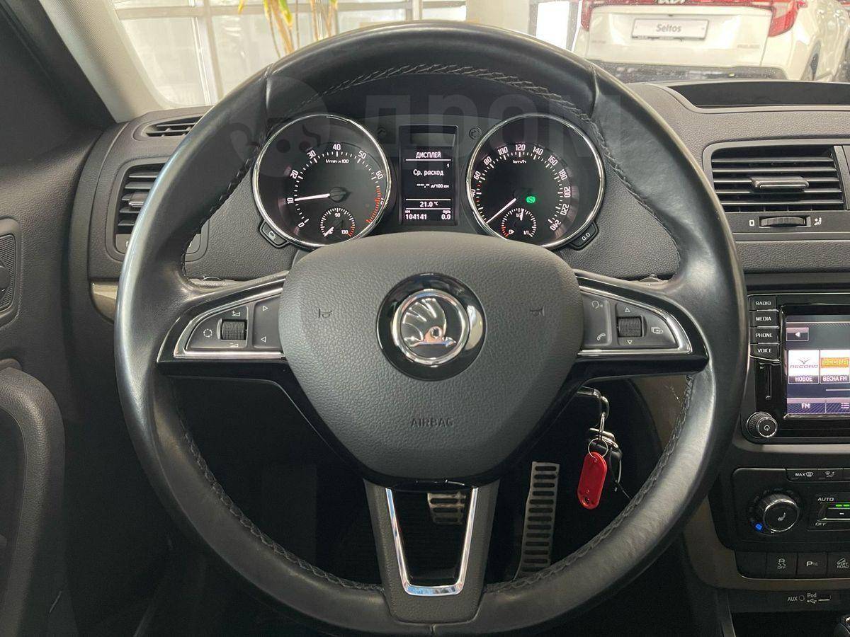 Skoda Yeti 2017, Yeti 2017 бензин 1.8 внедорожник Б/У Москва