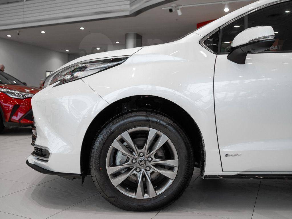 Toyota Sienna 2024, Sienna 2024 2.5 минивэн Б/У Москва