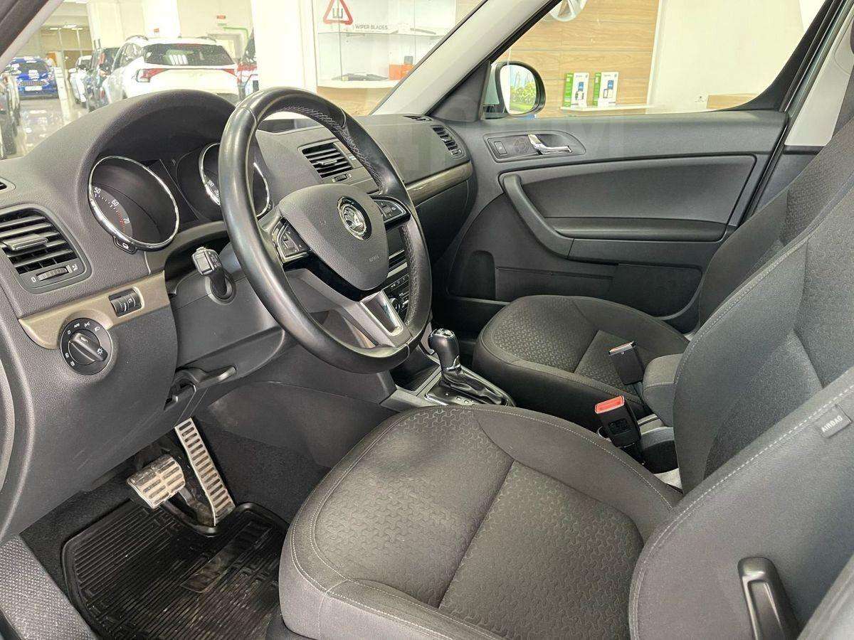 Skoda Yeti 2017, Yeti 2017 бензин 1.8 внедорожник Б/У Москва