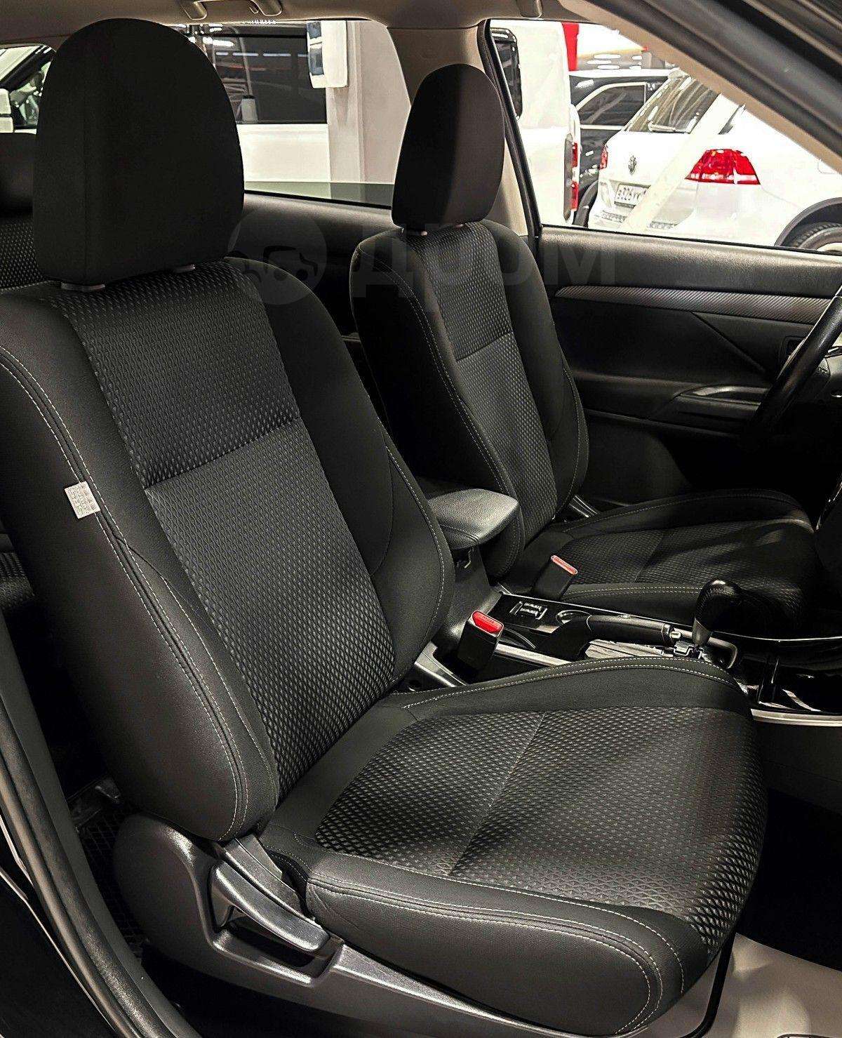 Mitsubishi Outlander 2018, Outlander 2018 бензин 2 внедорожник Б/У Красноярск