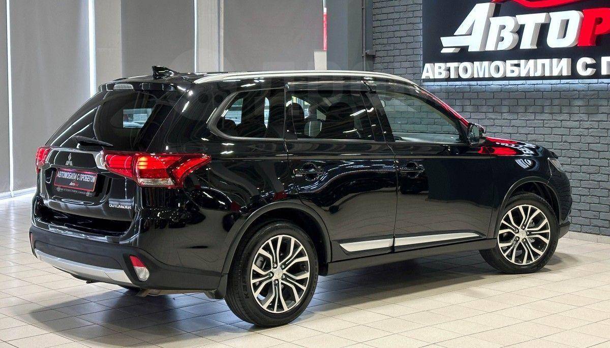 Mitsubishi Outlander 2018, Outlander 2018 бензин 2 внедорожник Б/У Красноярск