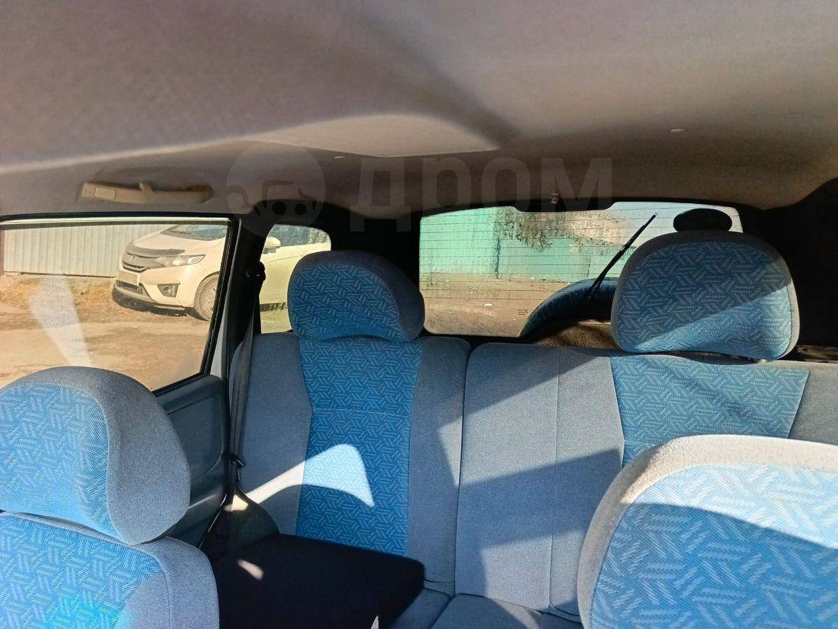 Chevrolet Niva 2004, Niva 2004 бензин 1.7 внедорожник Б/У Барнаул