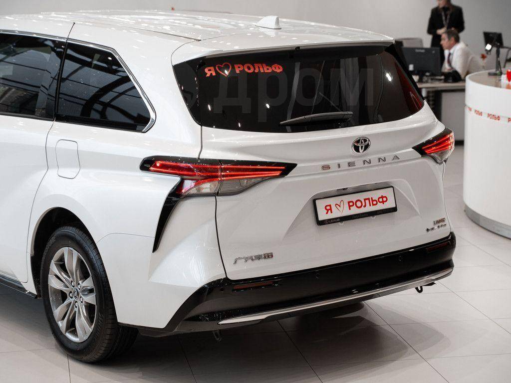 Toyota Sienna 2024, Sienna 2024 2.5 минивэн Б/У Москва