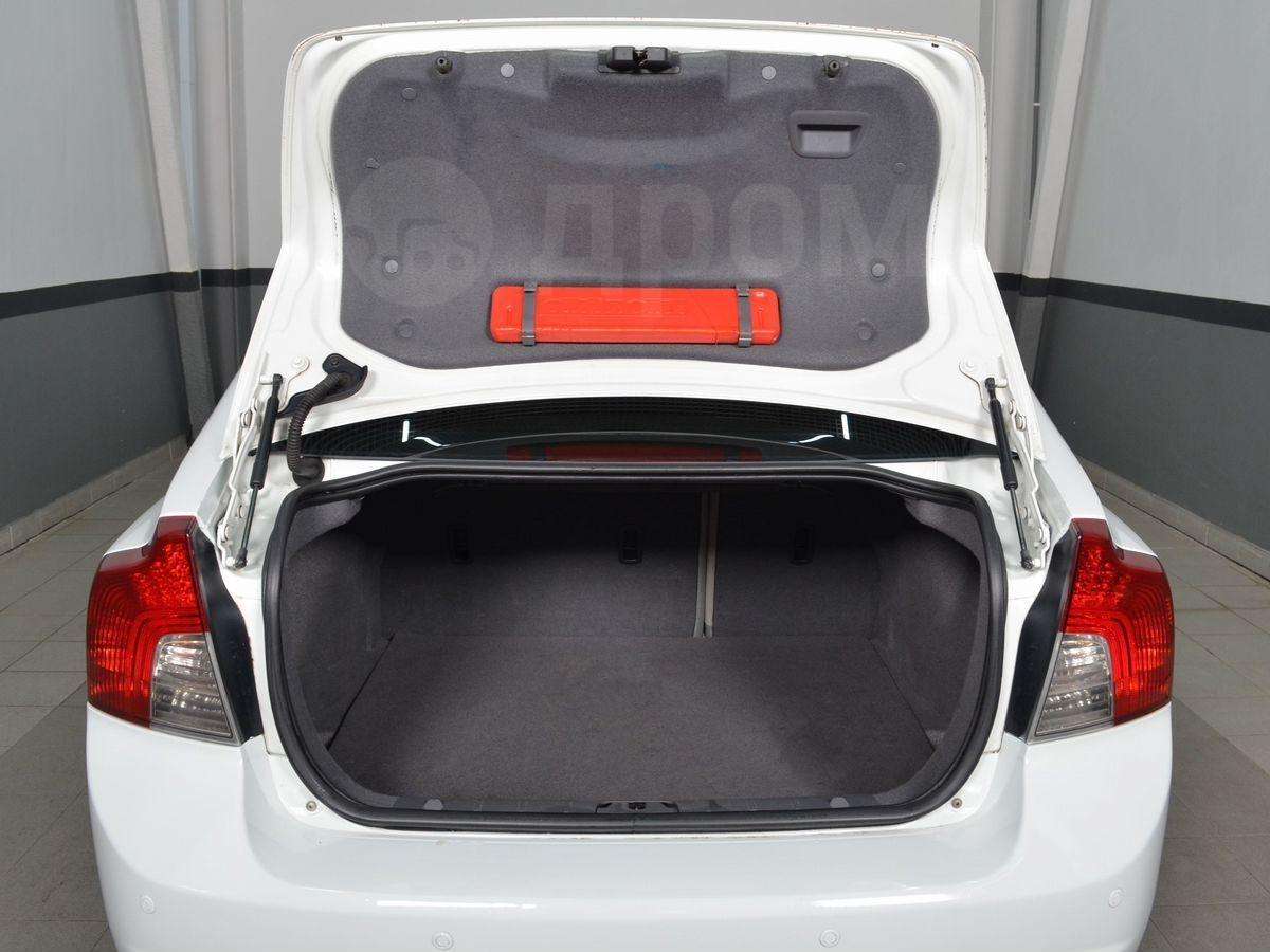 Volvo S40 2012, S40 2012 бензин 2 седан Б/У Кемерово