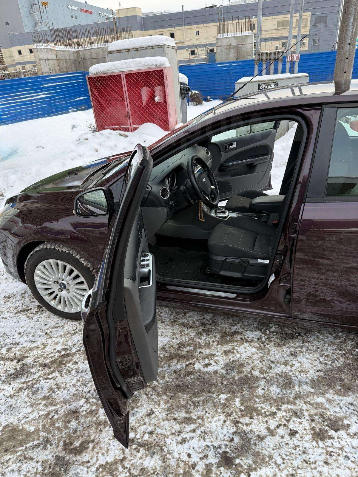 Ford Focus 2010, Focus 2010 бензин 2 хэтчбек Б/У Санкт-Петербург