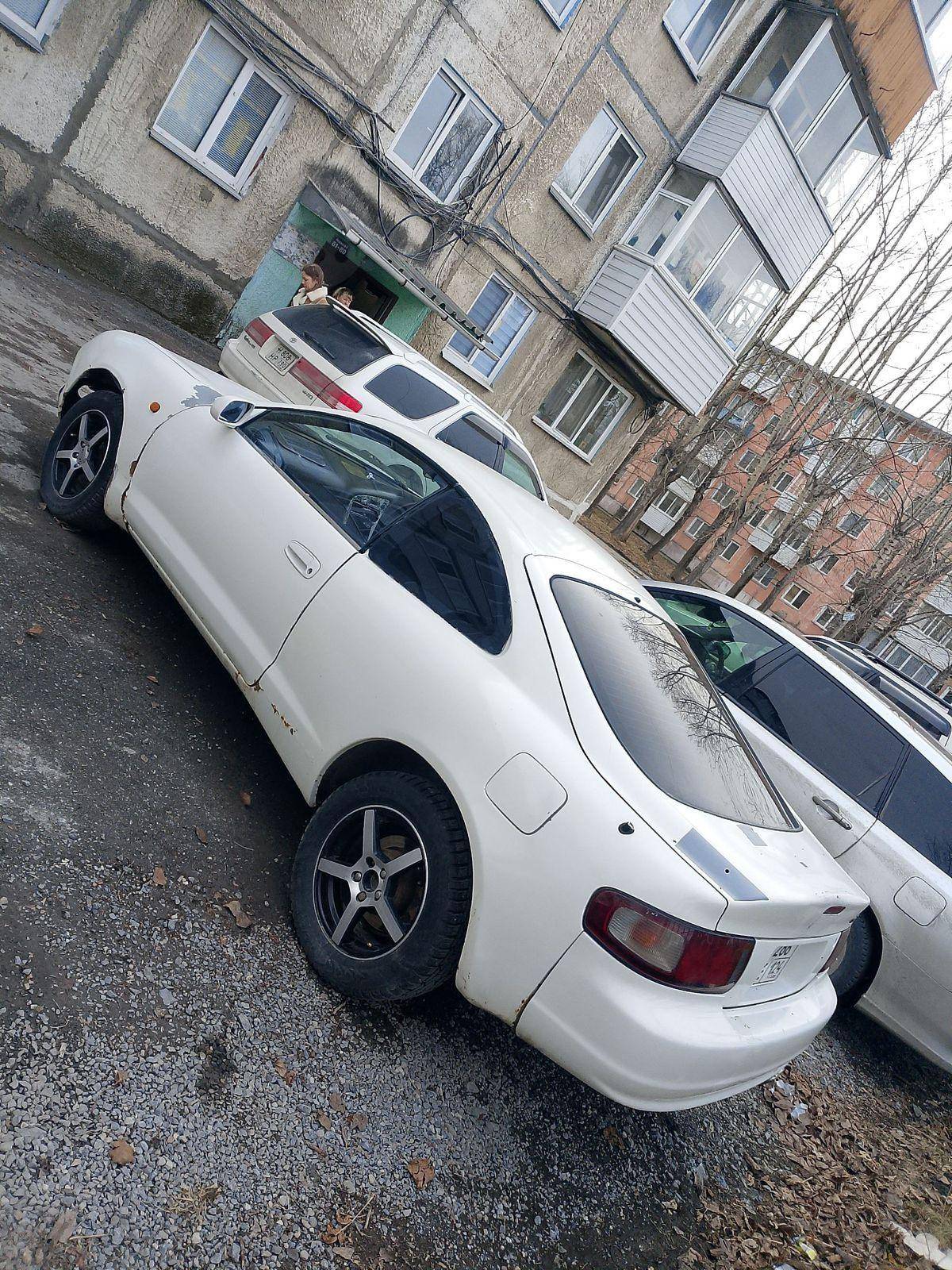 Toyota Celica 1998, Celica 1998 бензин 2 хэтчбек Б/У Ачинск