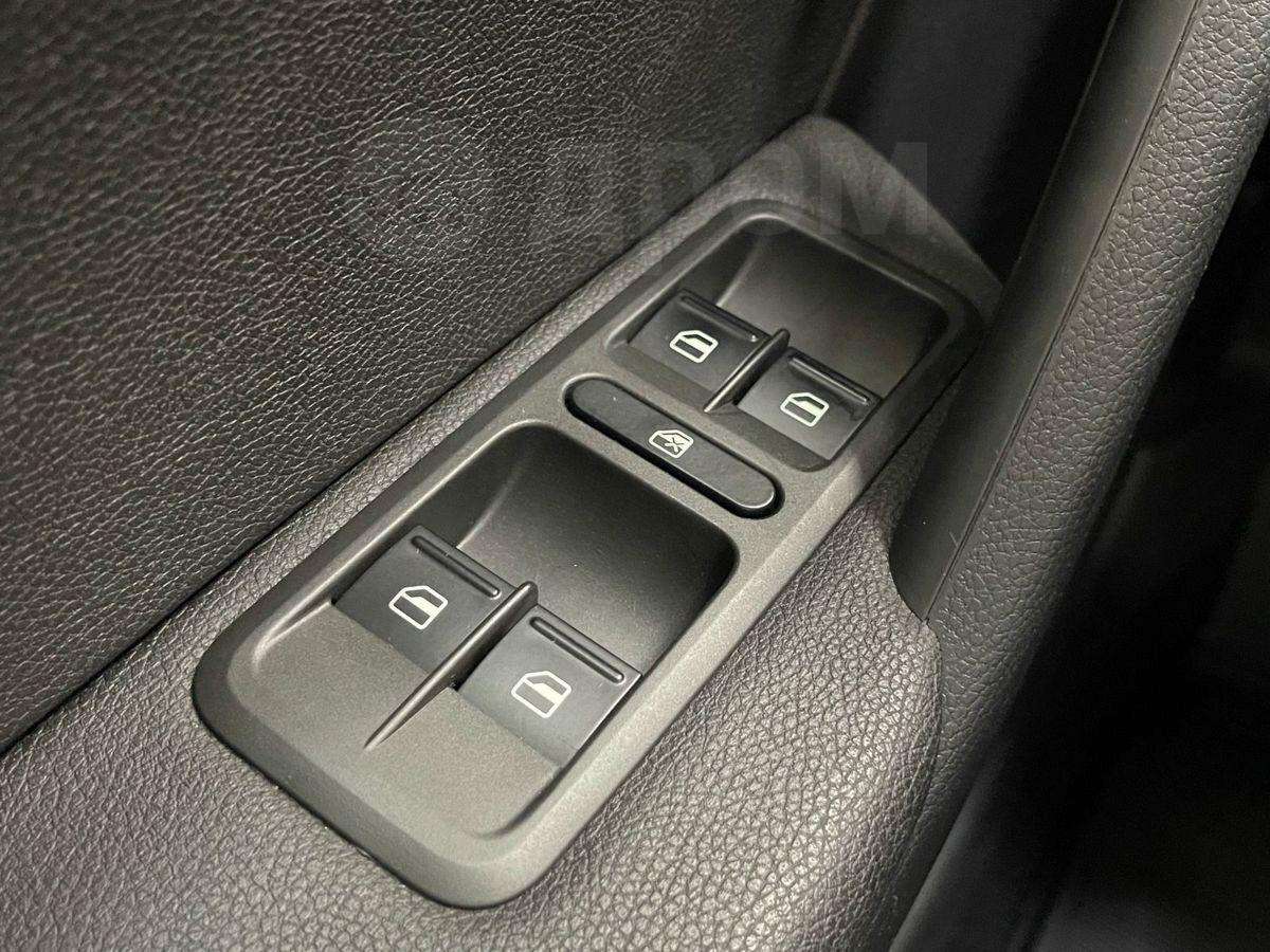 Skoda Yeti 2017, Yeti 2017 бензин 1.8 внедорожник Б/У Москва