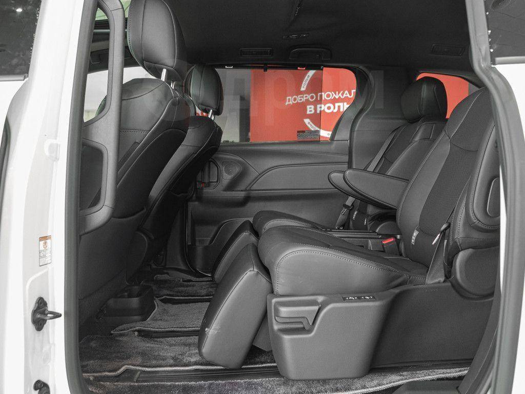Toyota Sienna 2024, Sienna 2024 2.5 минивэн Б/У Москва