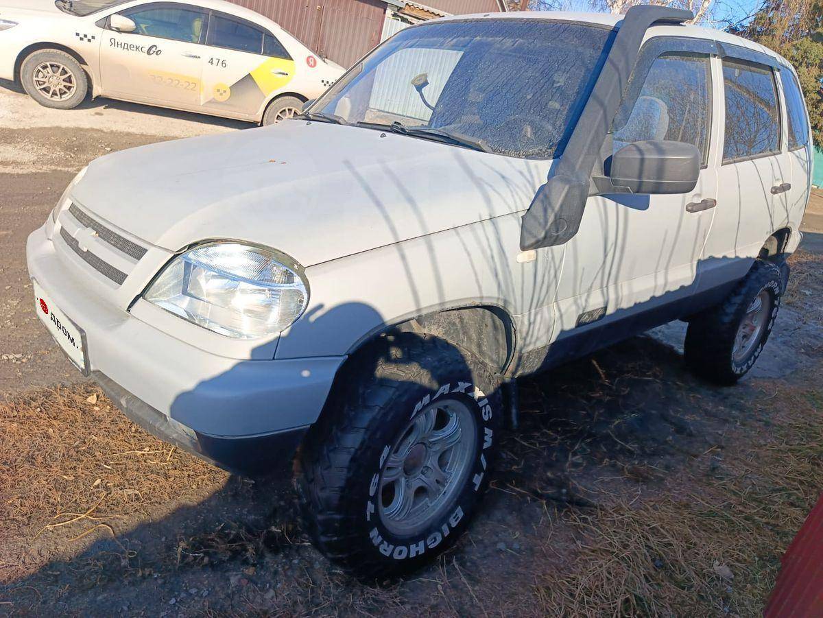 Chevrolet Niva 2004, Niva 2004 бензин 1.7 внедорожник Б/У Барнаул