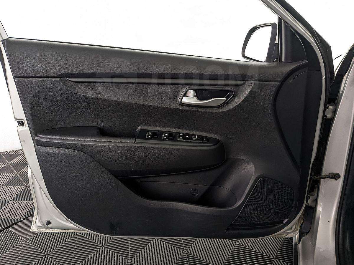 Kia Rio 2020, Rio 2020 бензин 1.4 хэтчбек Б/У Москва