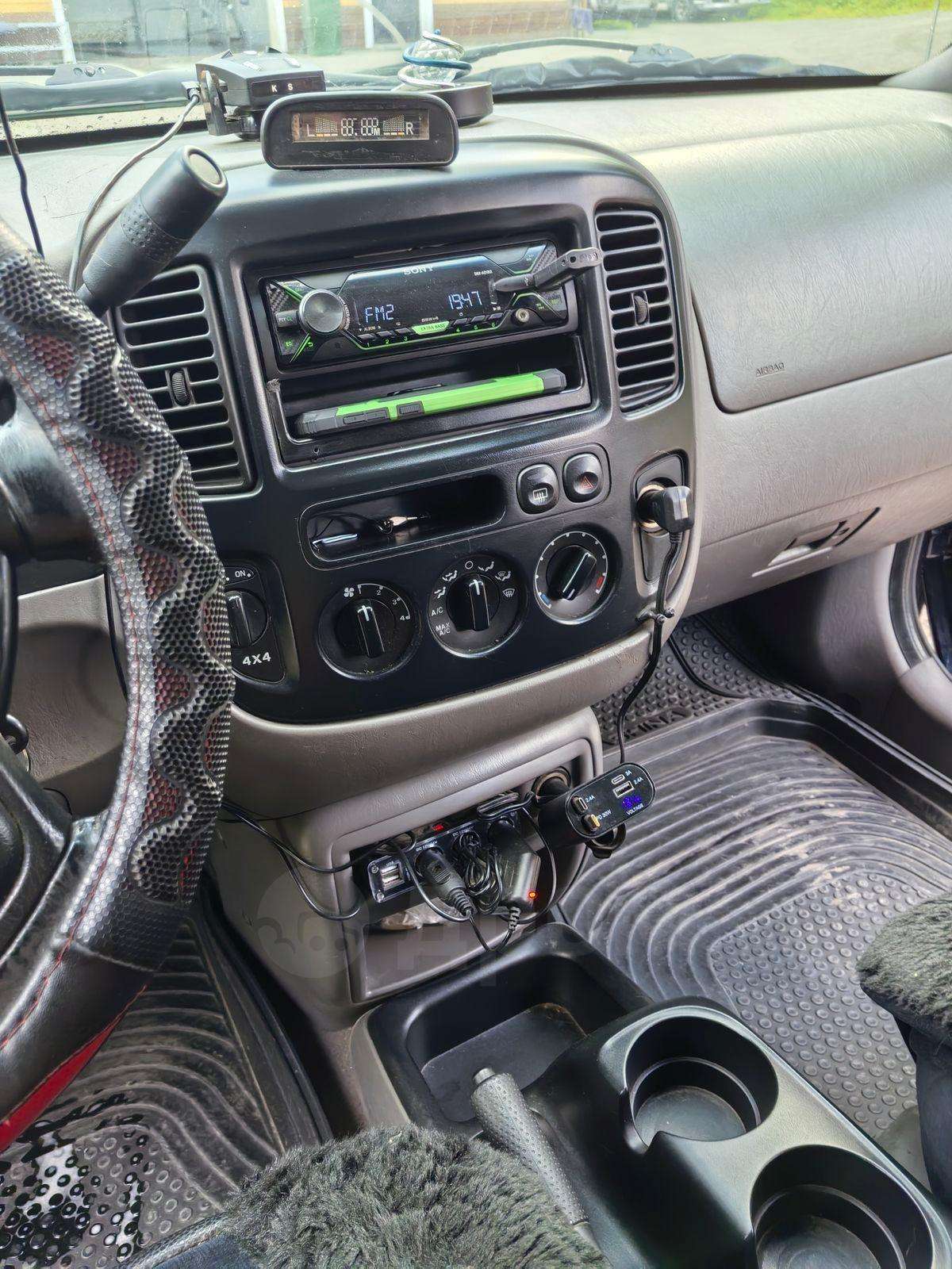 Ford Escape 2002, Escape 2002 бензин 3 внедорожник Б/У Елизово