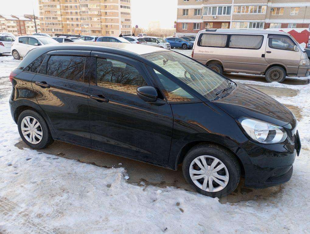 Honda Fit 2020, Fit 2020 бензин 1.3 хэтчбек Б/У Владивосток