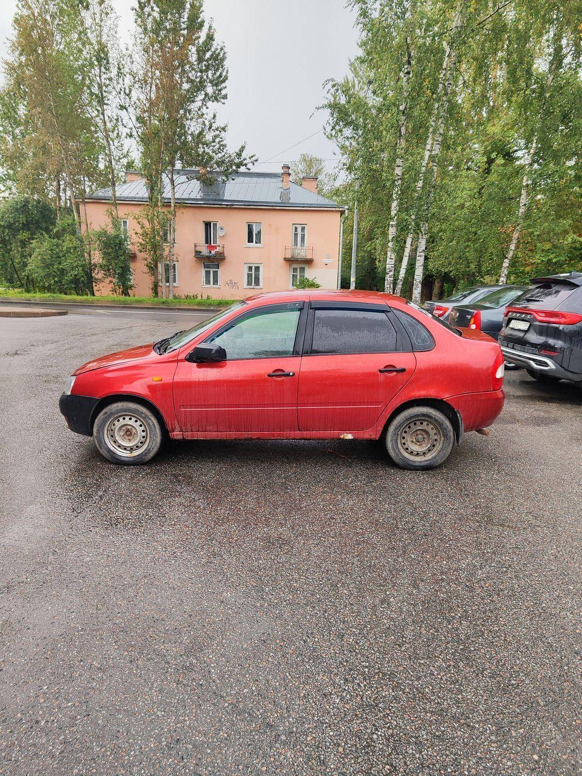 LADA (ВАЗ) Калина 2010, Калина 2010 бензин 1.4 седан Б/У Санкт-Петербург