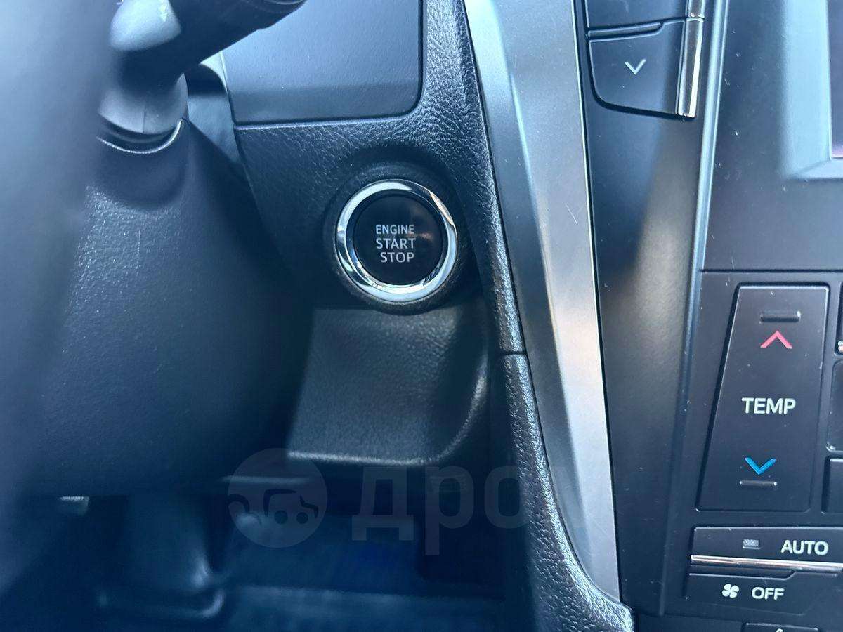 Toyota Camry 2015, Camry 2015 бензин 2.5 седан Б/У Омск