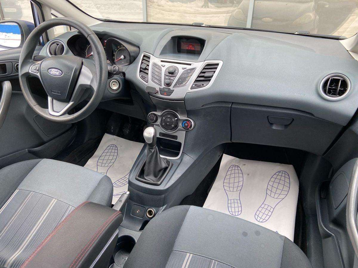 Ford Fiesta 2010, Fiesta 2010 бензин 1.2 хэтчбек Б/У Санкт-Петербург