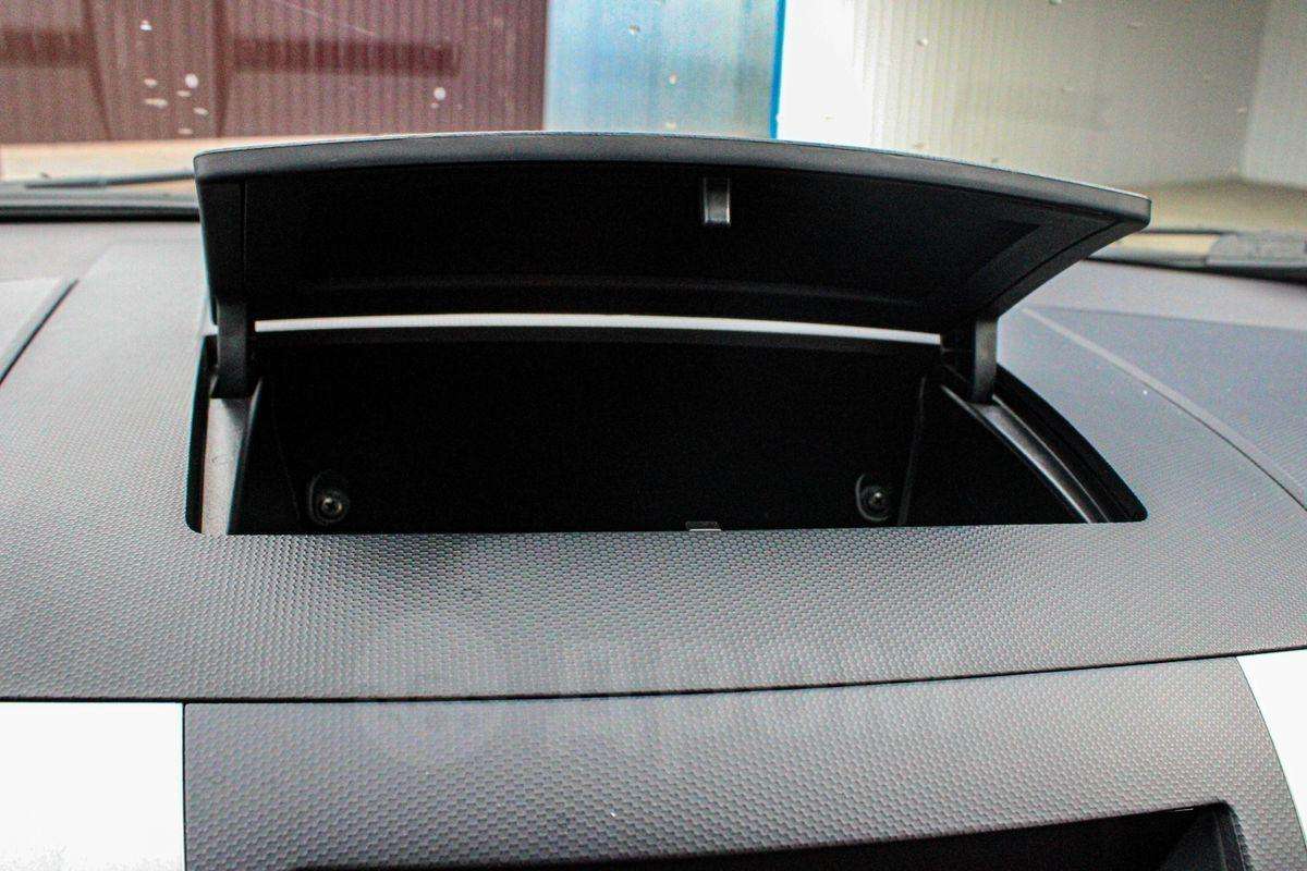 Mitsubishi Outlander 2007, Outlander 2007 бензин 3 внедорожник Б/У Уфа