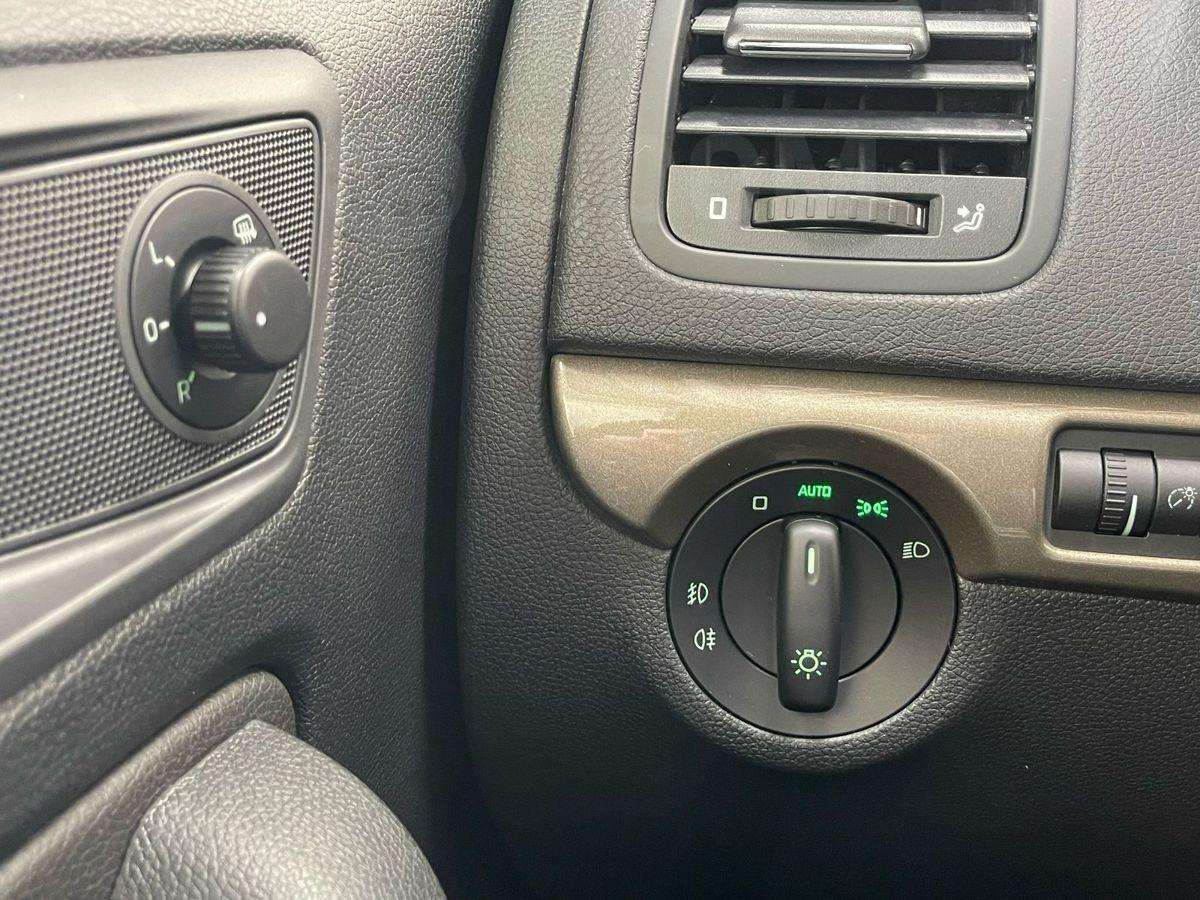 Skoda Yeti 2017, Yeti 2017 бензин 1.8 внедорожник Б/У Москва