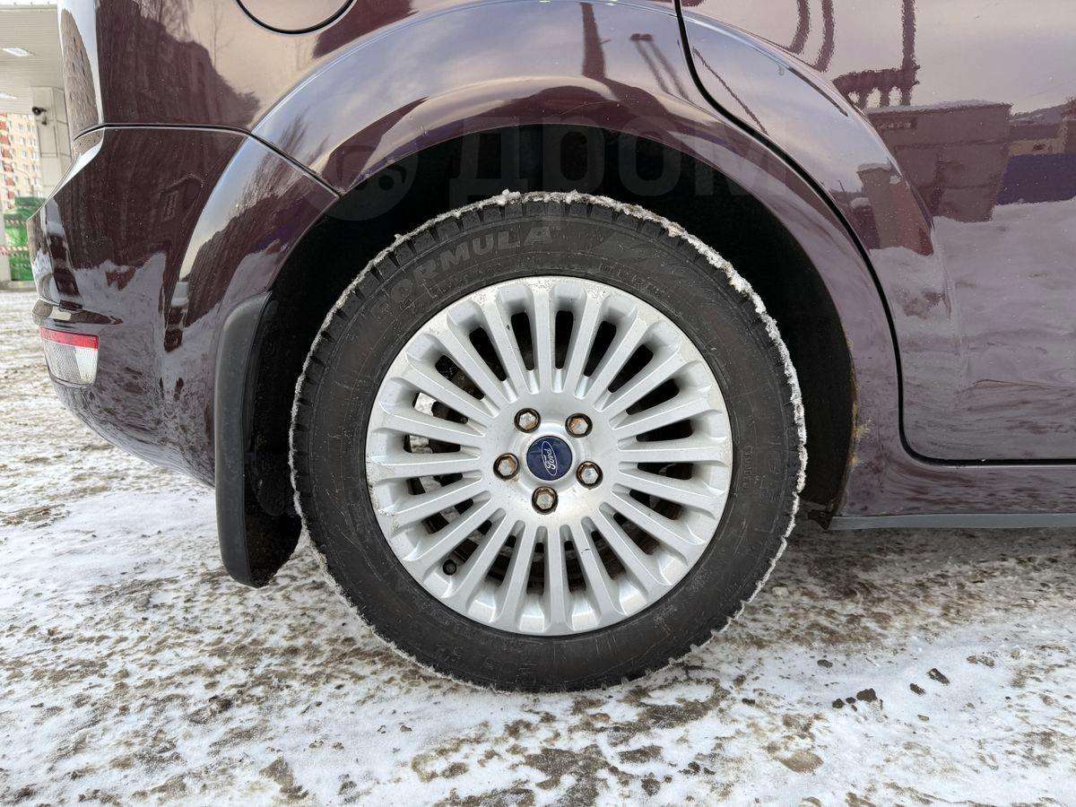 Ford Focus 2010, Focus 2010 бензин 2 хэтчбек Б/У Санкт-Петербург