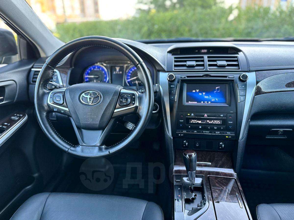 Toyota Camry 2015, Camry 2015 бензин 2.5 седан Б/У Омск