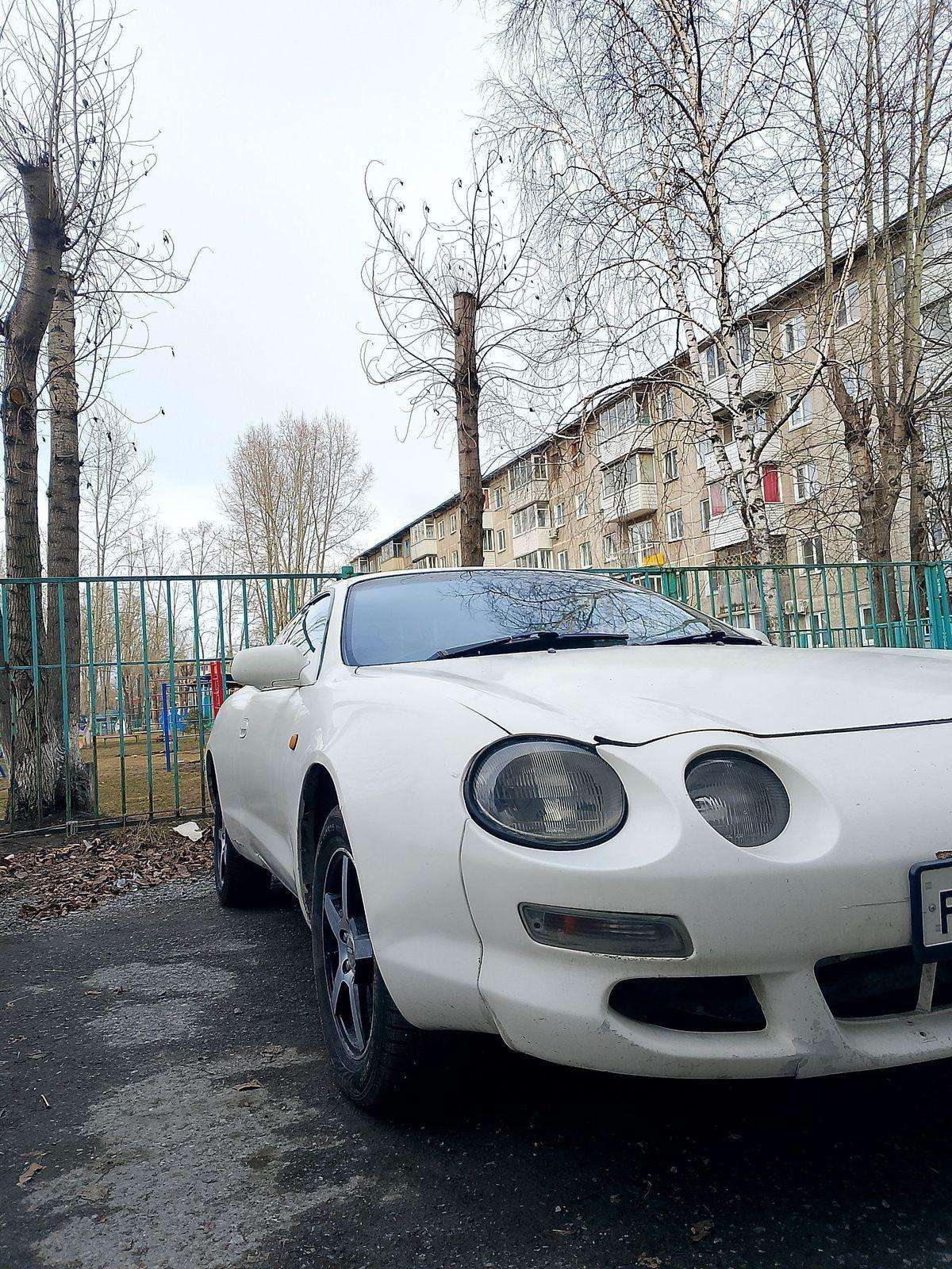 Toyota Celica 1998, Celica 1998 бензин 2 хэтчбек Б/У Ачинск