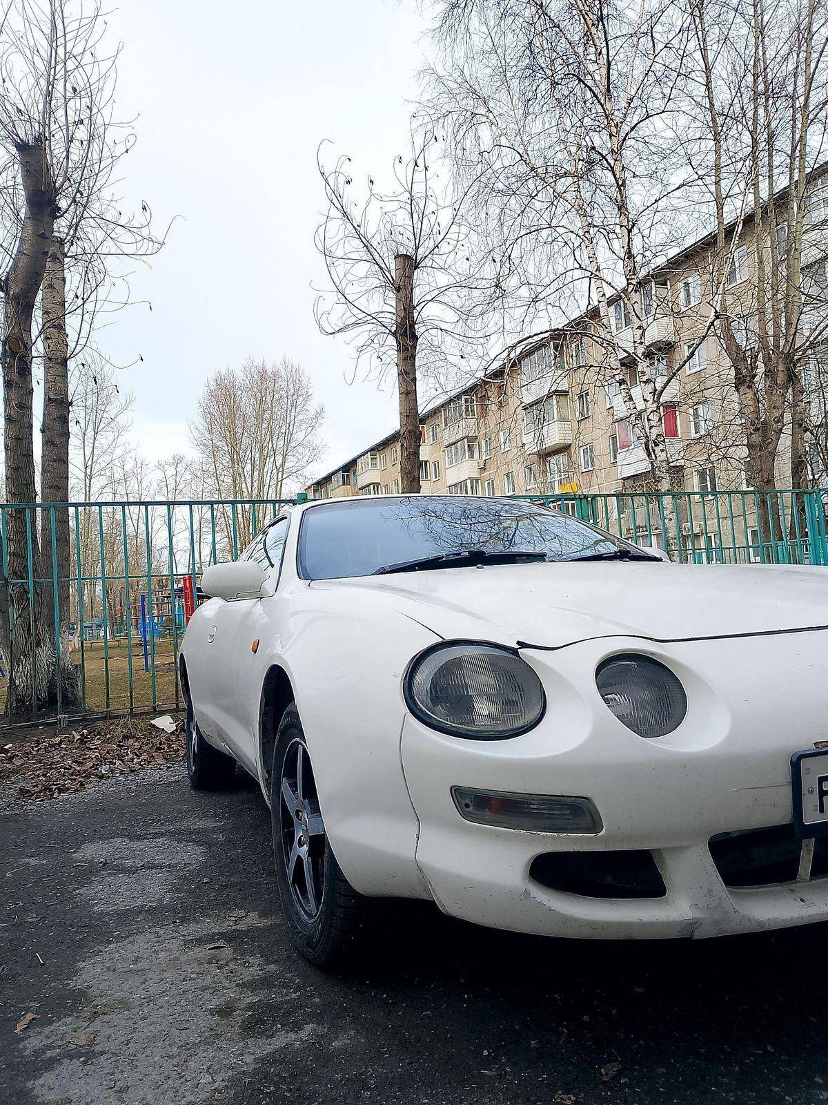 Toyota Celica 1998, Celica 1998 бензин 2 хэтчбек Б/У Ачинск