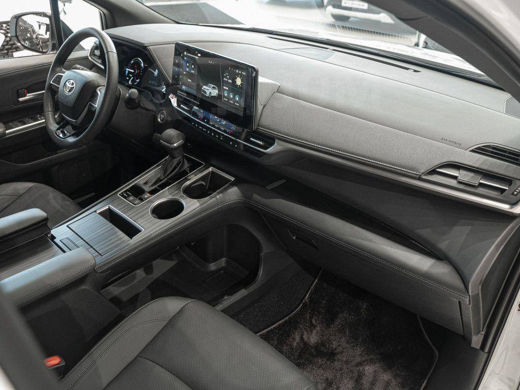 Toyota Sienna 2024, Sienna 2024 2.5 минивэн Б/У Москва
