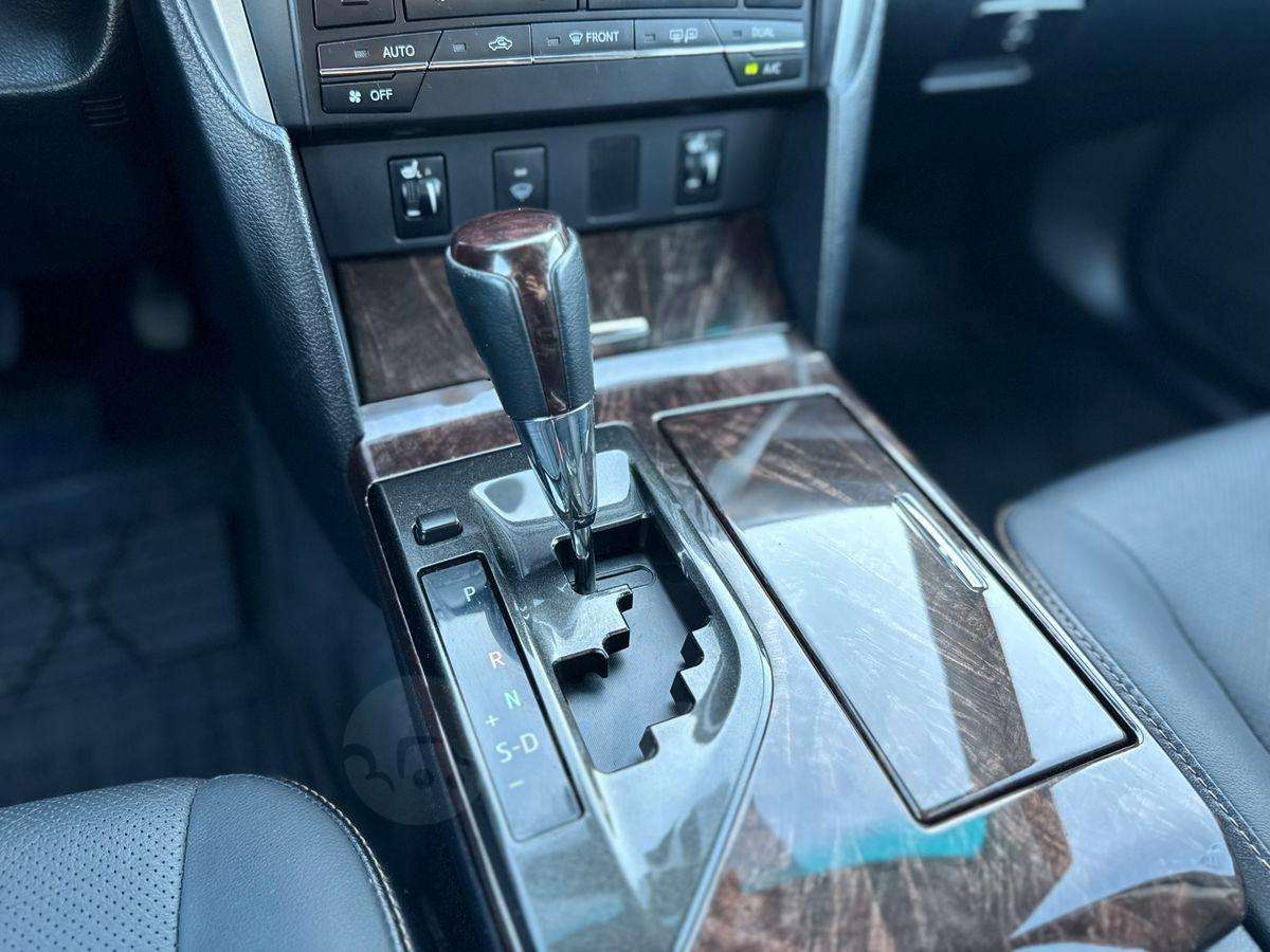 Toyota Camry 2015, Camry 2015 бензин 2.5 седан Б/У Омск