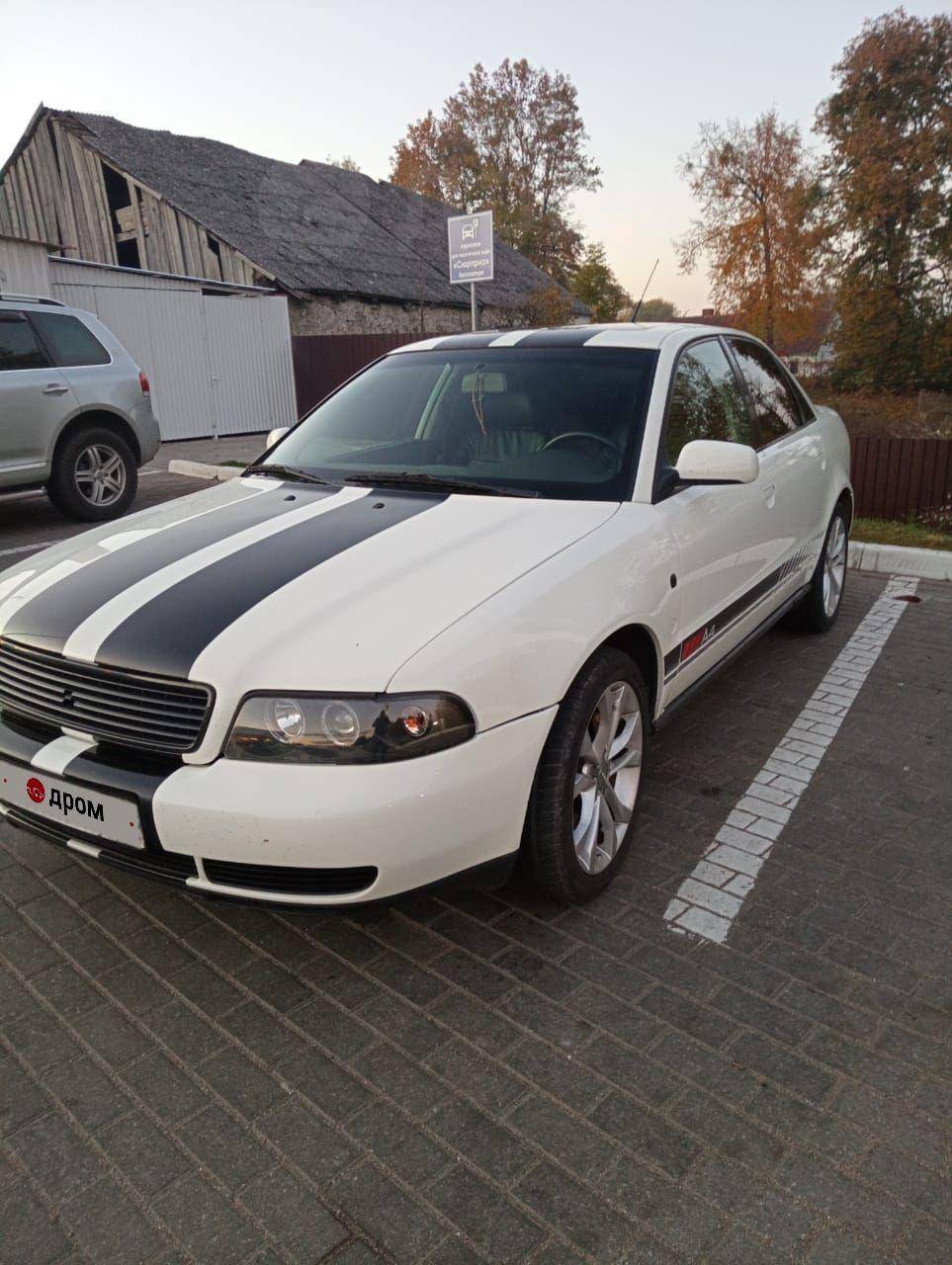 Audi A4 1996, A4 1996 бензин 1.8 седан Б/У Советск