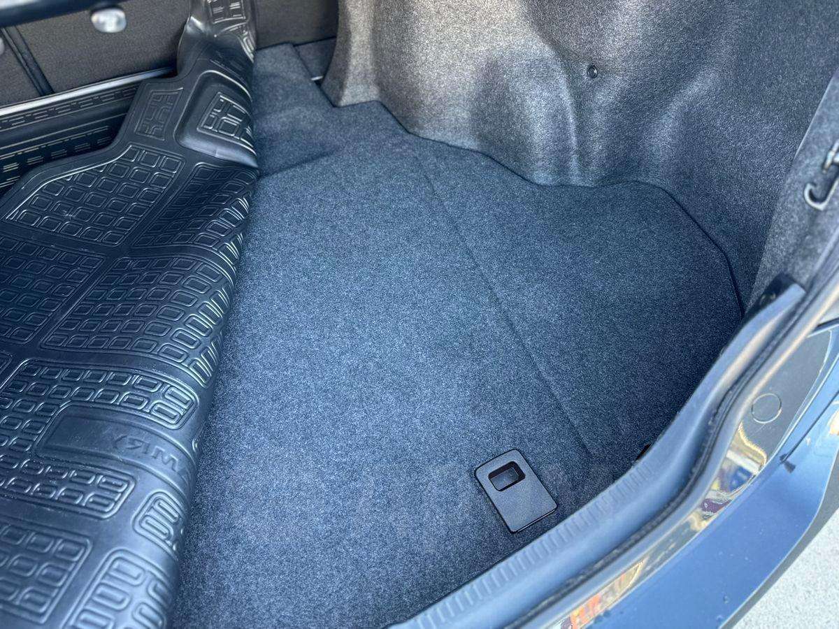 Toyota Camry 2015, Camry 2015 бензин 2.5 седан Б/У Омск