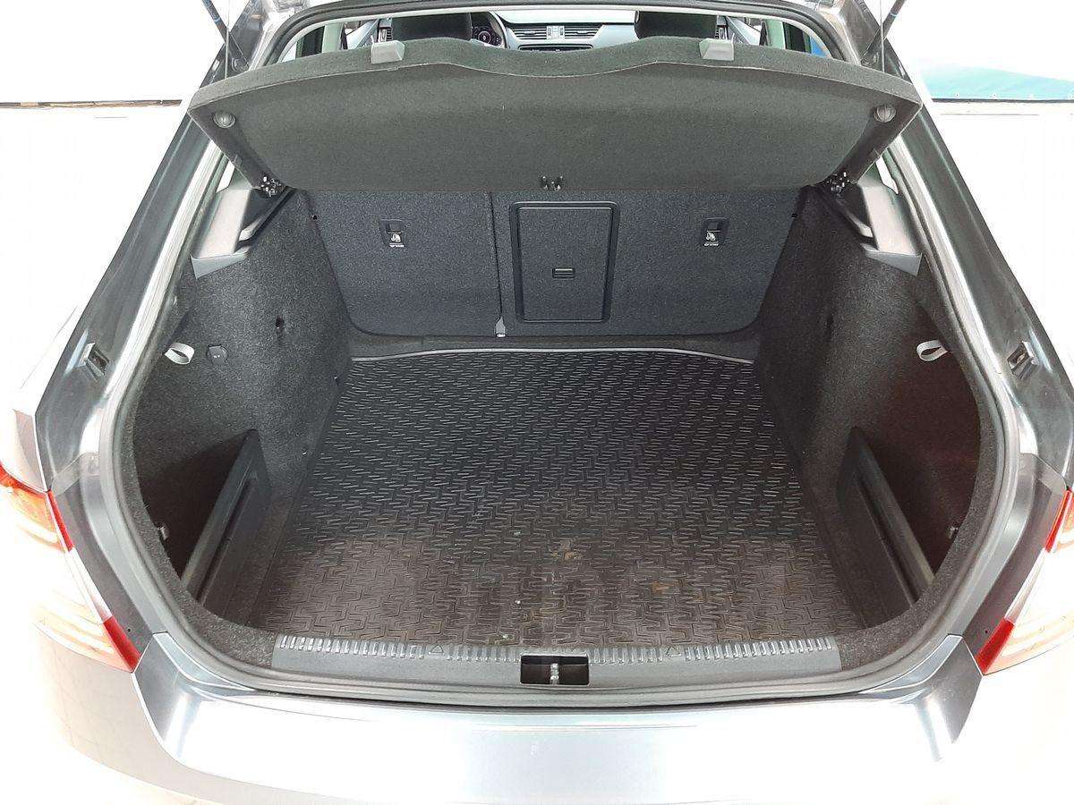 Skoda Octavia 2019, Octavia 2019 бензин 1.8 лифтбек Б/У Москва