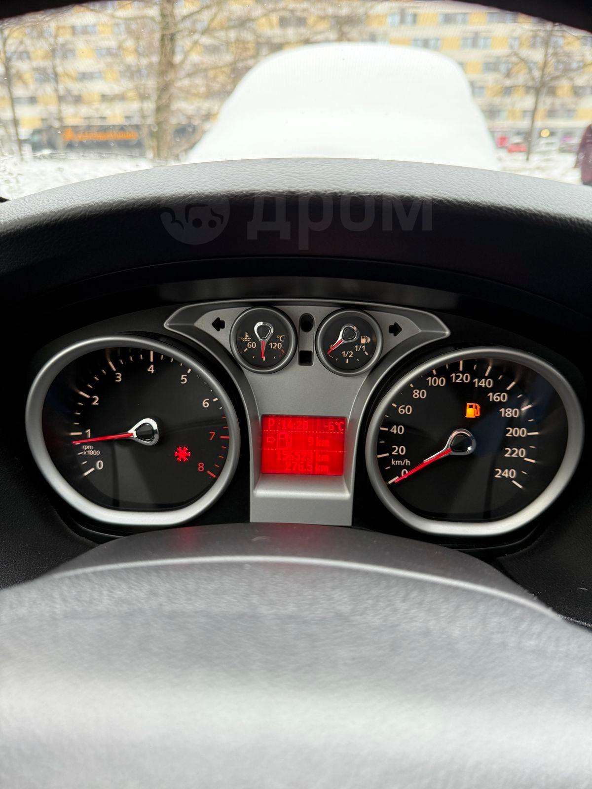 Ford Focus 2010, Focus 2010 бензин 2 хэтчбек Б/У Санкт-Петербург