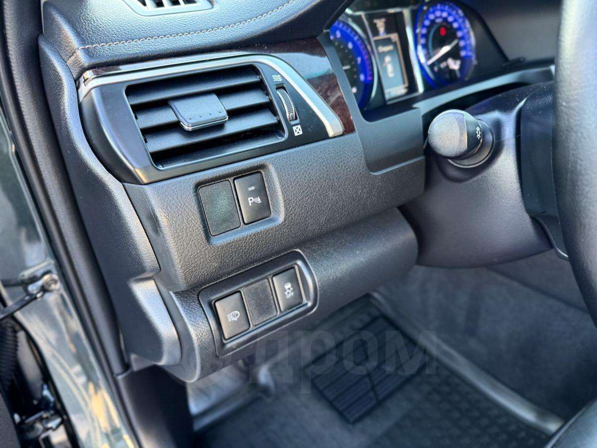 Toyota Camry 2015, Camry 2015 бензин 2.5 седан Б/У Омск