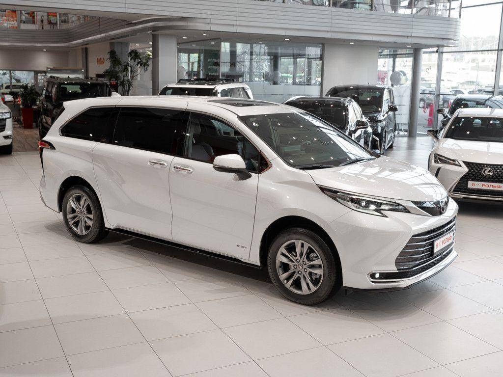 Toyota Sienna 2024, Sienna 2024 2.5 минивэн Б/У Москва