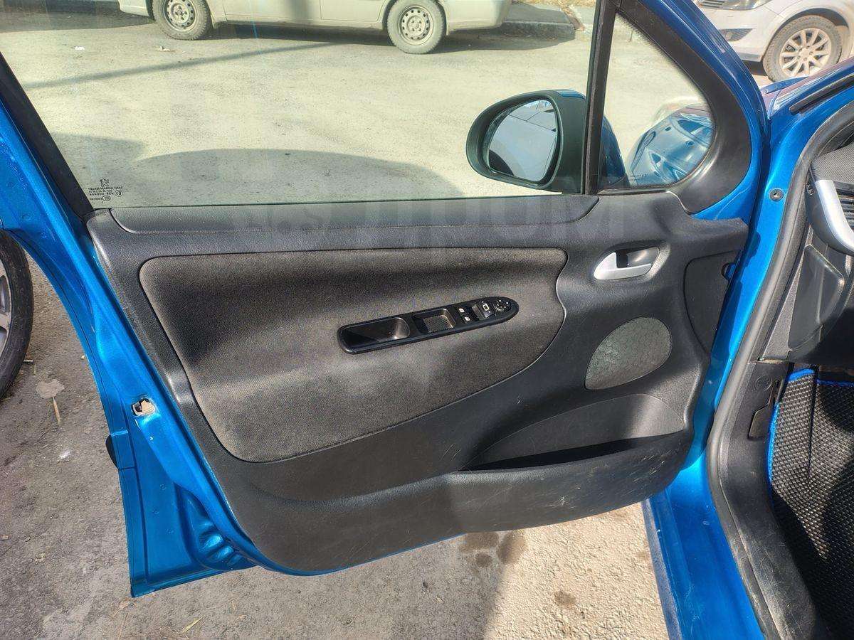 Peugeot 207 2007, 207 2007 бензин 1.6 хэтчбек Б/У Екатеринбург