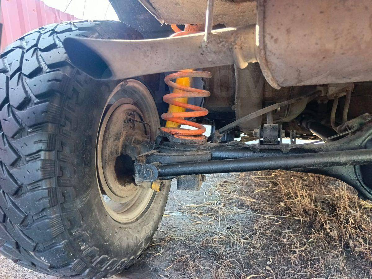 Chevrolet Niva 2004, Niva 2004 бензин 1.7 внедорожник Б/У Барнаул