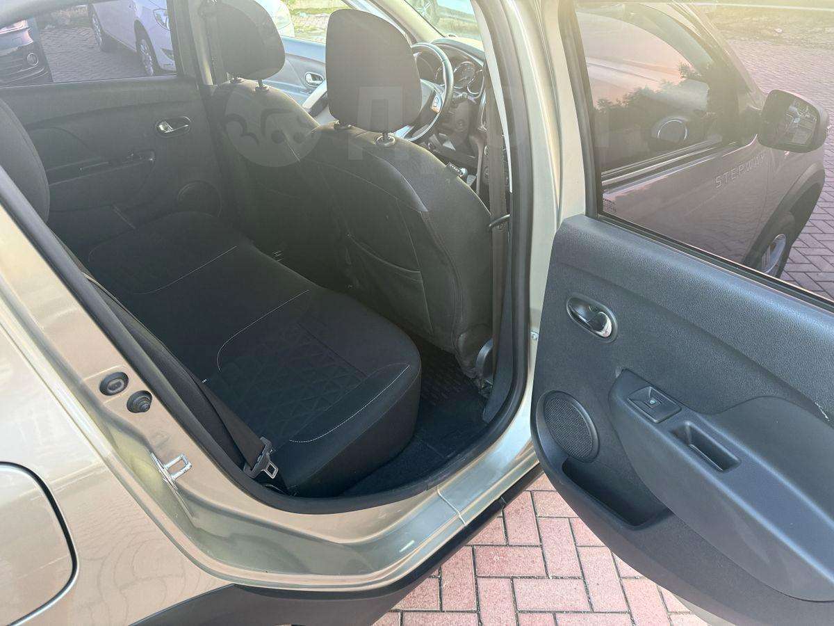 Renault Sandero Stepway 2015, Sandero Stepway 2015 бензин 1.6 хэтчбек Б/У Кемерово