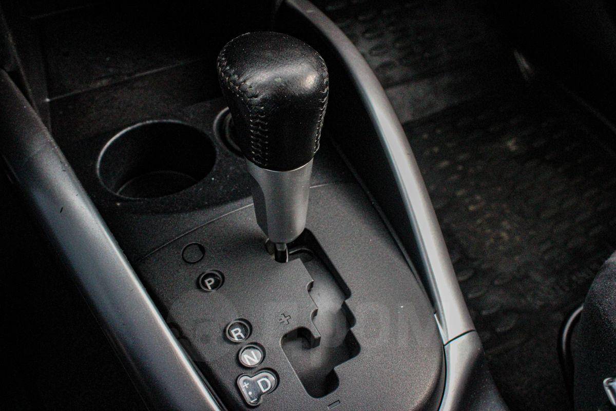 Mitsubishi Outlander 2007, Outlander 2007 бензин 3 внедорожник Б/У Уфа